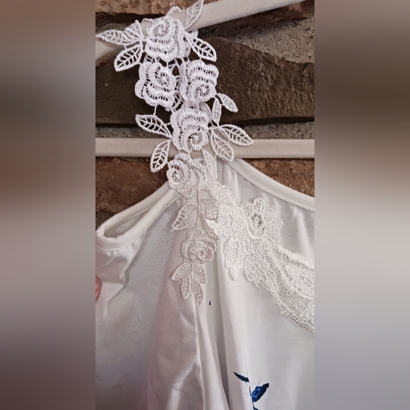 Woman's Cold Shoulder Top with Lace Detail - Picture 7 of 8
